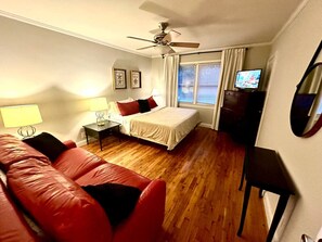 1 bedroom, desk, iron/ironing board, WiFi