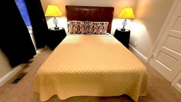 1 bedroom, desk, iron/ironing board, WiFi