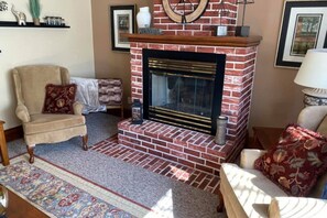 Interior - Serenity Cottage at Mineral Point (Mineral Point)