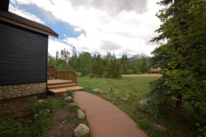 Property grounds - Spacious and Scenic Mountain Home (Silverthorne)