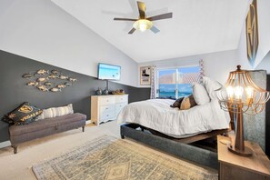 3 bedrooms, desk, iron/ironing board, travel cot