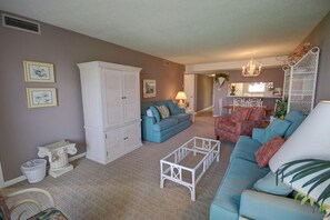 Condo, 2 Bedrooms | Living area