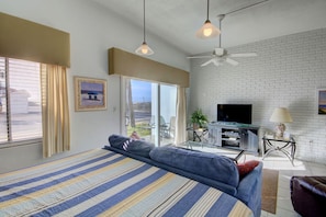 Apartment, 1 Bedroom | 3 bedrooms, individually decorated, individually furnished