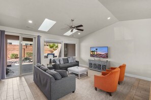 Télévision, jeux vidéo, lecteur de DVD, chaîne hi-fi