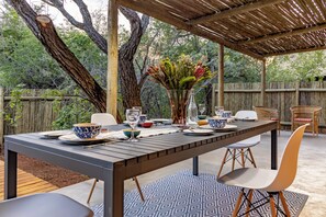 Outdoor dining - 444 on Taaibos Bush Villa (Hoedspruit)
