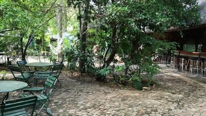 BBQ/picnic Area - Hakunamatata Lodge and Health Spa (Muldersdrift)