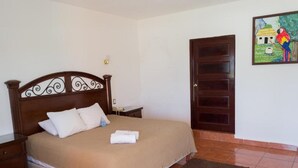 Suite | Iron/ironing board (on request), free WiFi, bed sheets - Hotel Y Restaurante Hacienda Campestre (Chetumal)