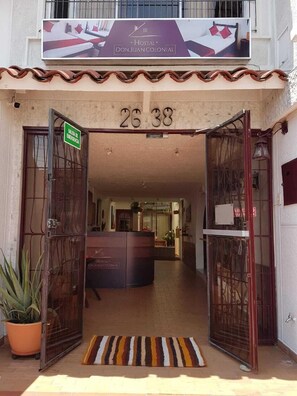 Reception - Hotel Don Juan Colonial (Floridablanca)