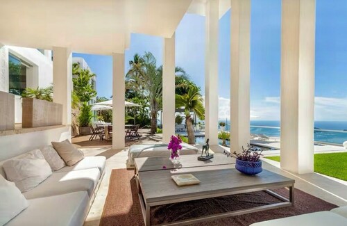 INCREDIBLE MODERN VILLA WITH THE BEST VIEW