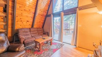 Smart TV, fireplace, DVD player