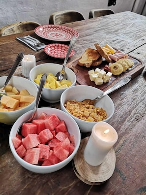 Free daily buffet breakfast
