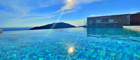 An infinity pool