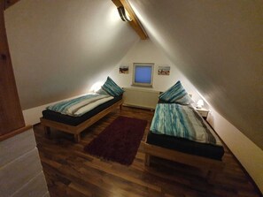 1 bedroom, bed sheets