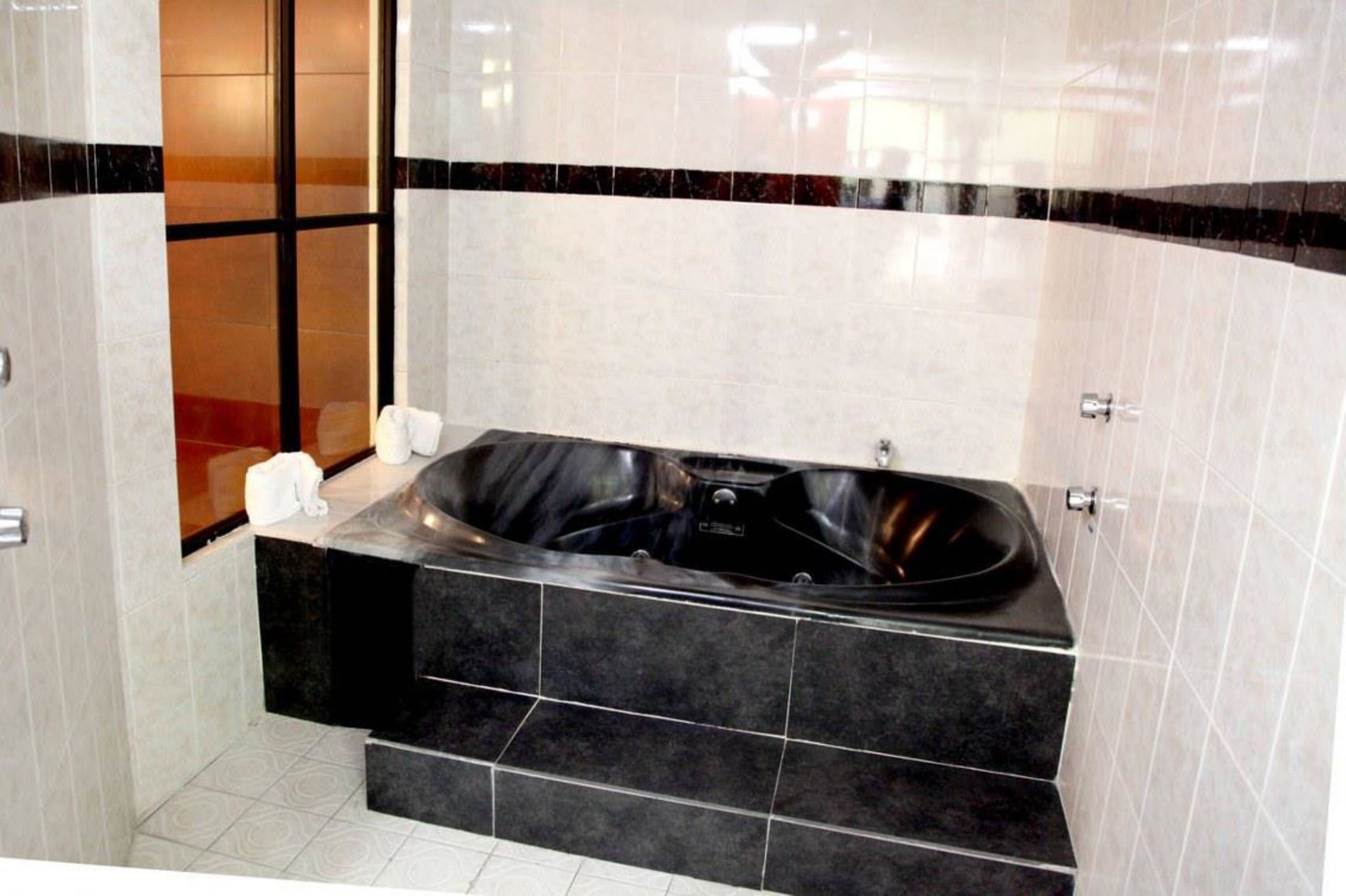Kamar Standar, bathtub | Bathtub besar