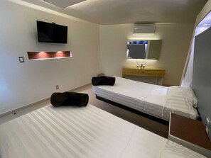 Twin Room | Bathroom | Free toiletries, towels, soap, shampoo - Hotel Cuandón (Tepeji del Río de Ocampo)