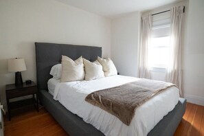 1 bedroom, desk, iron/ironing board, WiFi