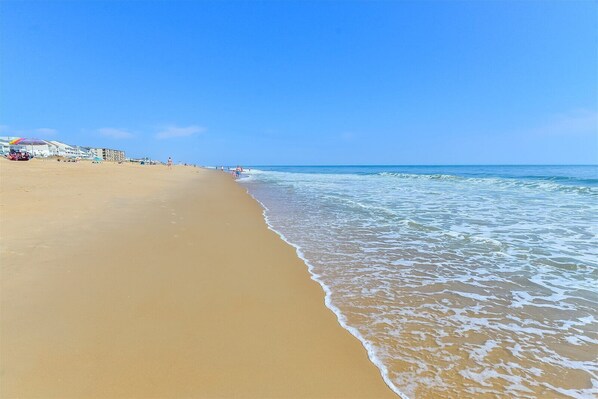 Beach - Spacious and Beautiful 1 Bedroom Condo in North OC with Outdoor Pool! (Ocean City)