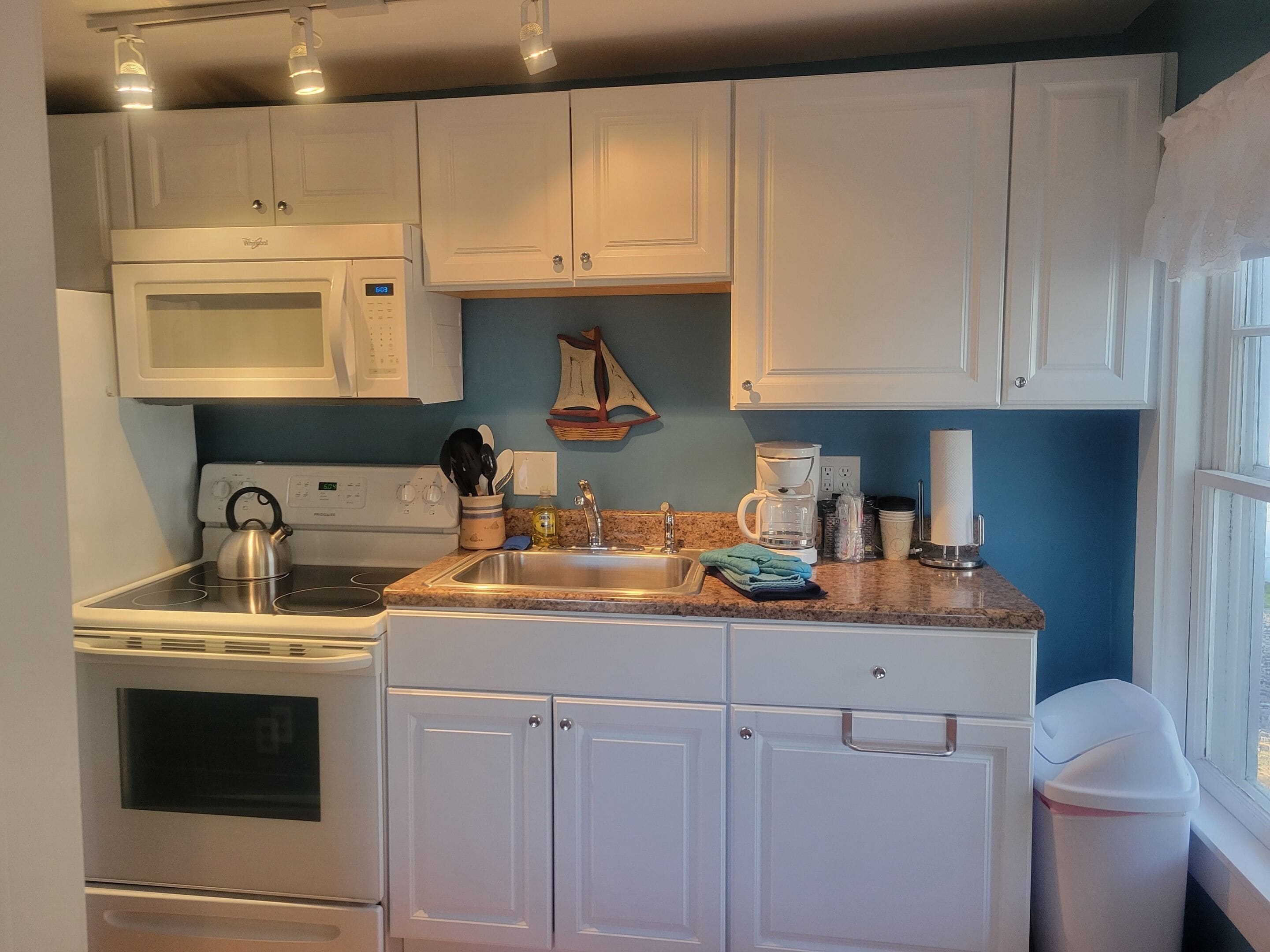 Standard Apartment, Ensuite (Cottage 17 - Pet Friendly) | Private kitchen