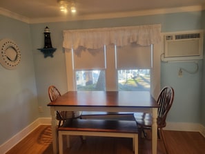 Departamento familiar, vista al patio | Restaurantes