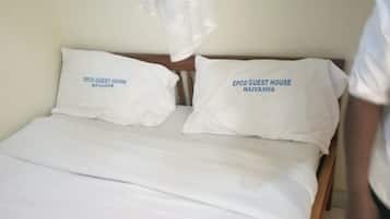 Quarto casal | Escrivaninha, ferros/tábuas de passar roupa, Wi-Fi de cortesia