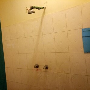 Bathroom shower - Epco Guest House (Naivasha)