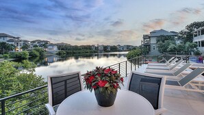 Casa, 5 habitaciones | Balcón