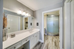 Condo, 3 Bedrooms | Bathroom | Towels - Emerald Dunes 103 by Bliss Beach Rentals (Destin)