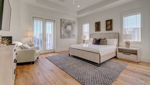 House, 6 Bedrooms