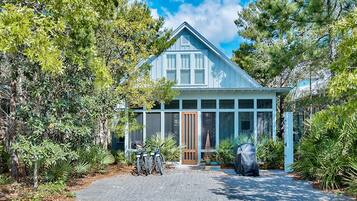 House, 3 Bedrooms | Exterior