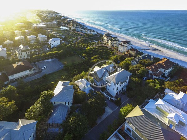 House, 5 Bedrooms | Exterior