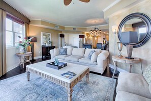 Apartment, 3 Schlafzimmer | Wohnzimmer | Flachbildfernseher