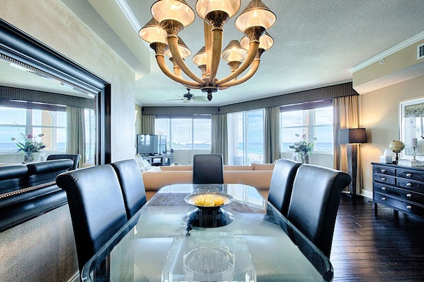 Condo, 3 Bedrooms | Dining