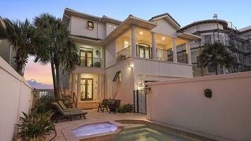 House, Multiple Beds | Pool | Outdoor pool