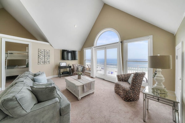 House, 4 Bedrooms | Living room - Emerald Belle by Five Star Properties (Miramar Beach)