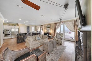 Interior - Emerald Belle by Five Star Properties (Miramar Beach)