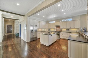 Hus - 5 sovrum | Eget kök