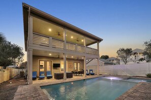 House, 5 Bedrooms | Pool