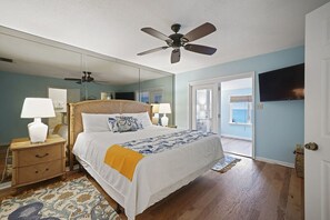 House, Multiple Beds