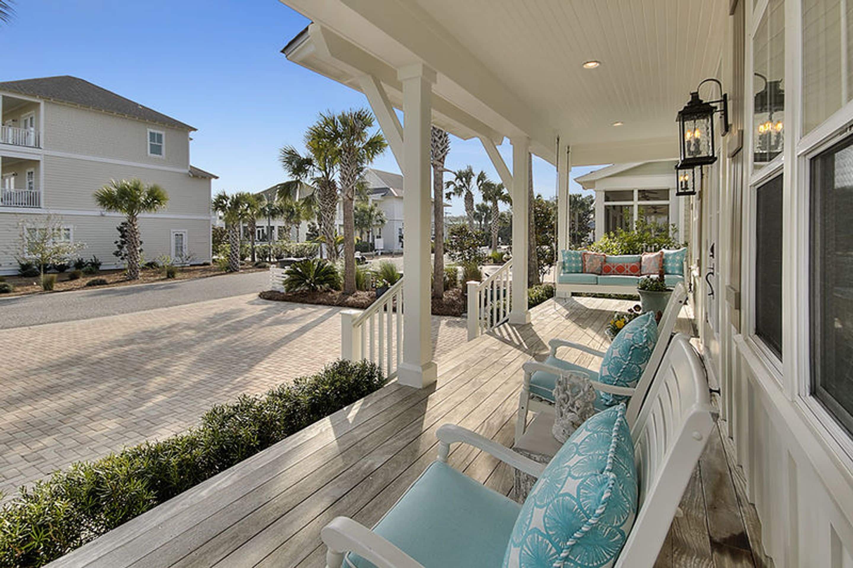 House, 5 Bedrooms | Balcony