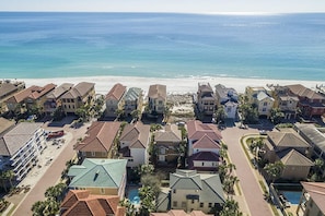 House, 3 Bedrooms | Aerial view