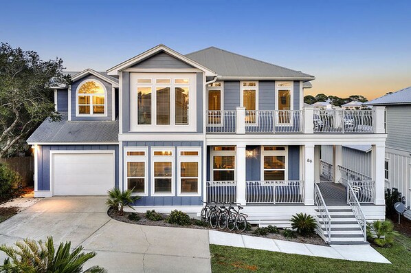 House, 5 Bedrooms | Exterior