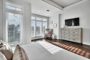 House, 5 Bedrooms | 5 bedrooms, individually decorated, individually furnished, free WiFi
