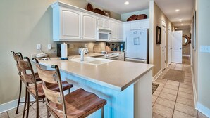 Condo, 3 quartos | Cozinha privada