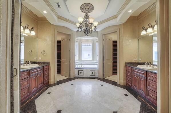 Maison, 4 chambres | Salle de bain