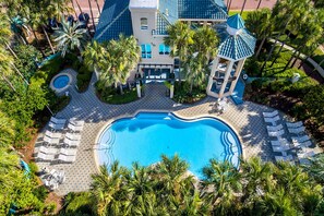 Talo, 4 makuuhuonetta | Uima-allas | Ulkouima-allas