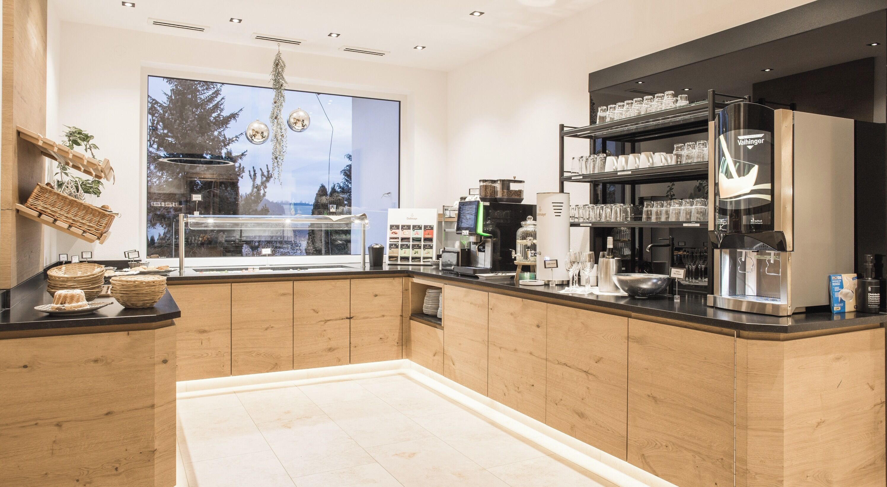 包含每日自助早餐