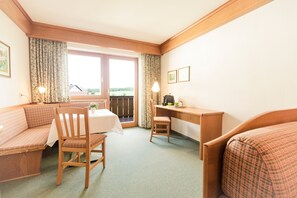 Comfort Single Room (EZK) | Living area