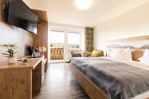 Hypo-allergenic bedding, desk, free WiFi, bed sheets - Landhotel Waldeck (Fremdingen)