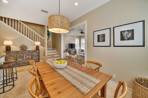 House, 4 Bedrooms | Dining
