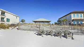 House, 6 Bedrooms | Beach | Beach nearby, white sand